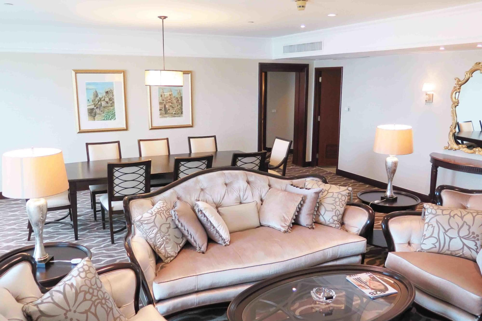 فندق Intercontinental بنوم بنه المظهر الخارجي الصورة