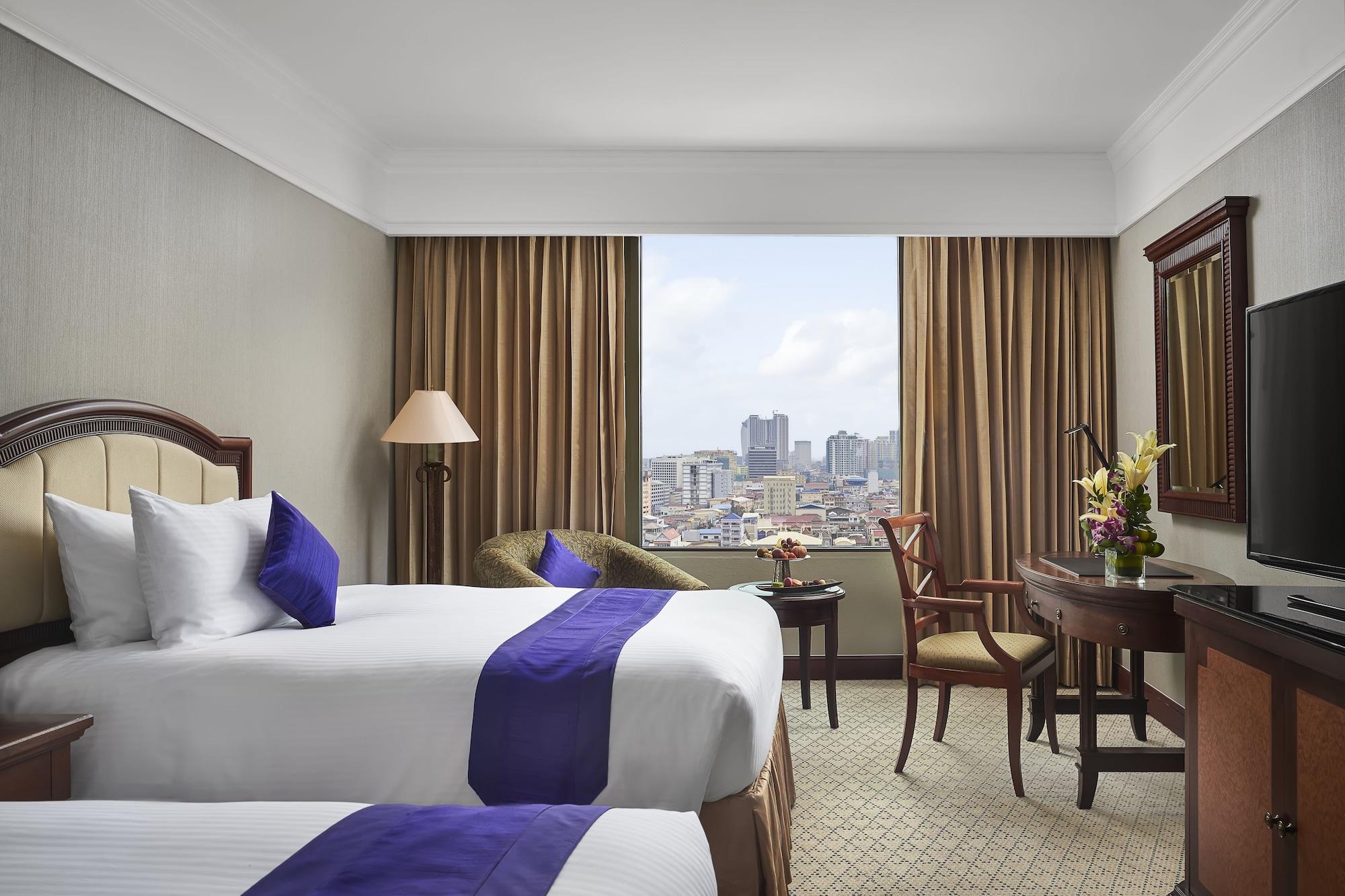 فندق Intercontinental بنوم بنه المظهر الخارجي الصورة