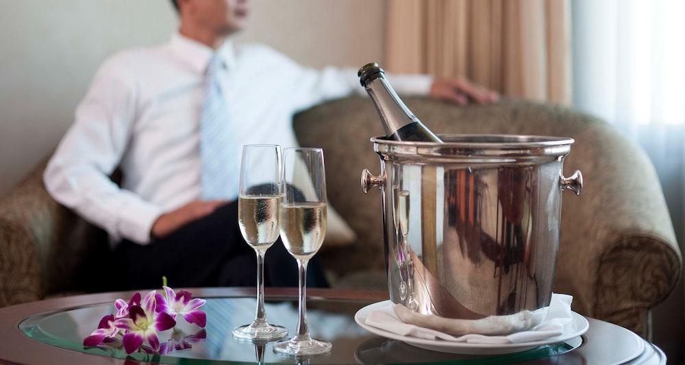 فندق Intercontinental بنوم بنه المظهر الخارجي الصورة