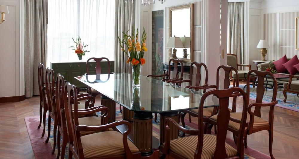 فندق Intercontinental بنوم بنه المظهر الخارجي الصورة
